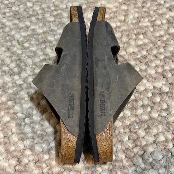 Birkenstock Dark Brown Double Buckle Arizona Sandals
Size-  Women’s 10/Men’s 8 - Picture 5 of 10